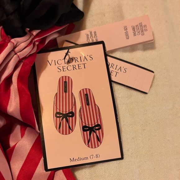NWT Victoria's Secret Red and Pink Striped Slippers with Sequined Black Bows - Picture 2 of 10